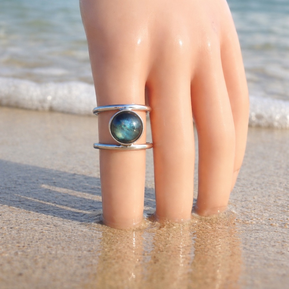 Labradorite Ring - Picture 6 of 15